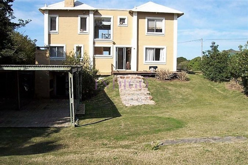 Imagen 13 de 13 de Casa En Venta Y Venta Frente Al Mar En Montoya, 4 Dormitorios .