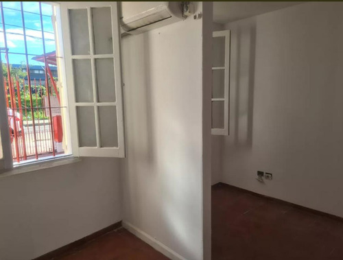 Local En Unión - Galpón , Depósito, Garaje, Terreno, 750 M2 , Padrón Único!!! Imperdible!!! A 10 Min De Tres Cruces. Lugar Para 40 Autos!!!!