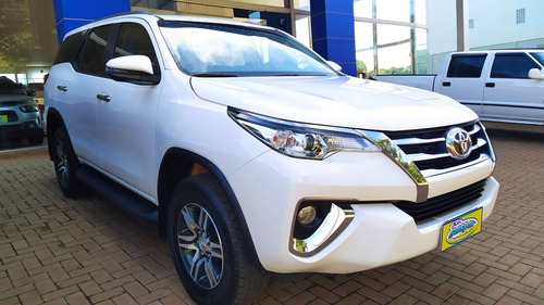 Imagem 3 de 11 de Toyota Hilux Sw4 2.7 Srv 7 Lugares 4x2 16v Flex 4p