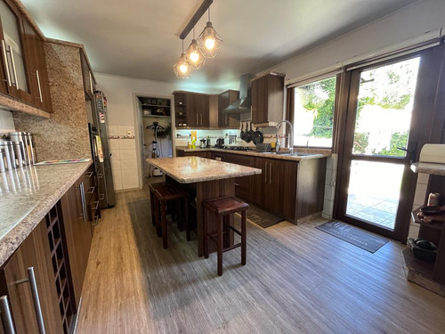 Oportunidad Única: Casa Semi-amoblada En Lomas De San Seba