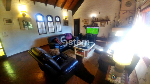 Imagen 6 de 28 de Hermosa Casa En Zona Residencial Cerca De Colegios. 3 Dormitorios. 2 Baños.