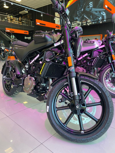 Imagen 3 de 15 de Husqvarna 200 Svartpilen | Financiacion Exclusiva