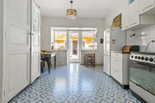 Casa En Venta De 6 Dorm. En Algarrobo
