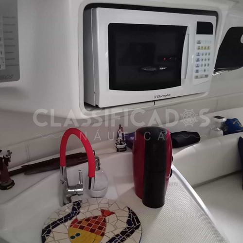 Imagem 8 de 15 de Bayliner 310 2014 Mercruiser Big Block 380hp Ar E Gerador