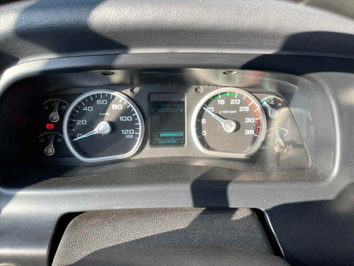 Imagem 13 de 14 de Ford Cargo 2431 6x2 2019 Impecável