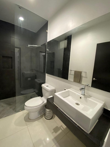 Propiedad Para Inversión En Venta Con 2 Deptos, 1 Loft En Milenio, Queretaro.