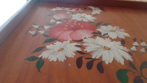 Mesa De Cama De Madera Decorada (Usado)