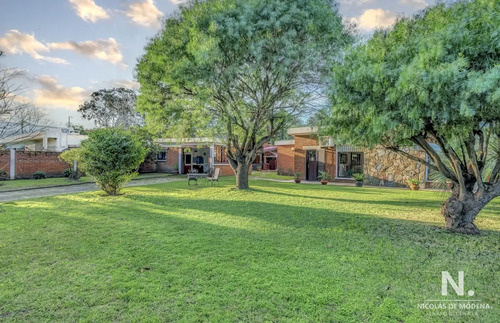 Vende Impecable Casa De 3 Dormitorios En San Rafael Punta Del Este.