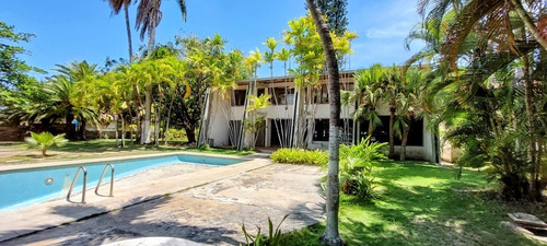 Imagen 1 de 6 de Casa En Venta Urb. Caraballeda C-19756