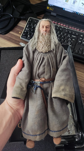 Asmus Toys Gandalf - N Hottoys (Usado)