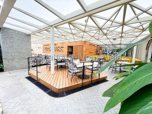 Local Comercial Multiemprendedor En Venta En Los Palos Grandes 25-23477 Cs