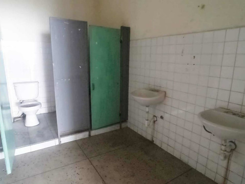 Imagen 4 de 13 de En Alquiler Local Urb Las Cuatro Esquinas Los Teques