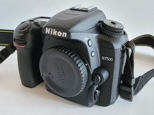Imagen 2 de 3 de Cámara Réflex Nikon D7500