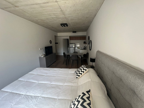 Departamento Monoambiente - Amoblado Con Balcon