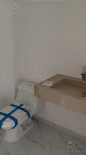 Edificio En Renta En El Centro De Veracruz, Es De Plantas Y Cuenta Con Baños Para Dama Y Cablleros