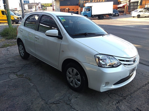Toyota Etios 1.5 Xs 2016 5 Puertas Nafta 44592577