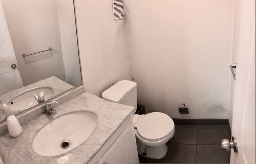 Oficina Con 2 Privados 2 Baños Piso Flotante