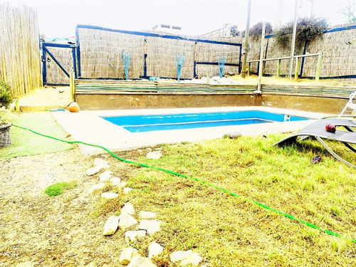 Casa En Venta De 4 Dorm. En Villa Alemana