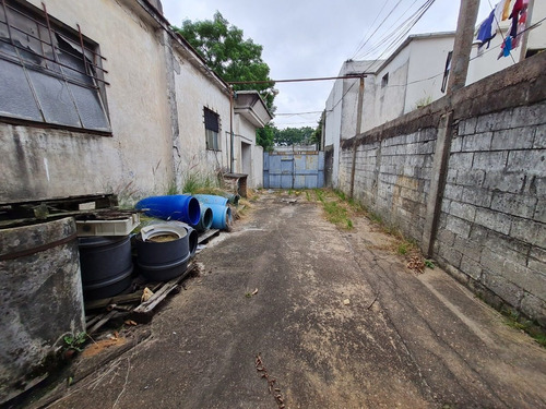 Vende Local Industrial O Deposito - Padrón Único De 1800 M2 - Brazo Oriental