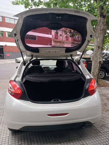 Peugeot 208 1.5 Allure Touchscreen