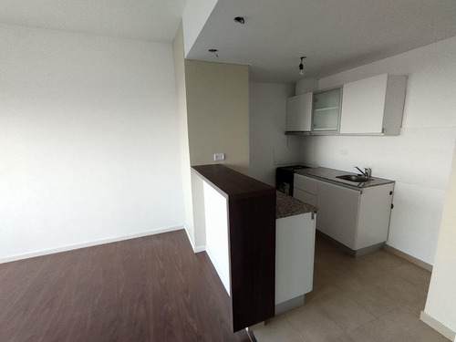 Imagen 9 de 13 de Departamento En Venta, Moreno 754 (5°a), Belén De Escobar