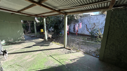 Se Vende Casa De 2 Dormitorios En Barrio Cerro