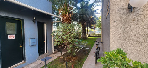 Departamento En Venta De 3 Dorm Estac Patio En Santiago
