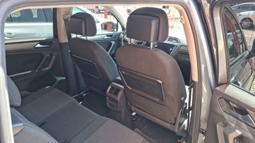 Volkswagen Tiguan Comfortline 7 asientos, 3 filas