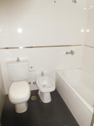 Imagen 13 de 30 de Cañitas 2 Ambientes En Duplex , Baño Y Toilette, Luminoso, A Estrenar, Ideal Estudiantes O Renta