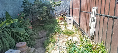 Casa En Venta De 3 Dorm. En Las Condes, Increíble Ubicación