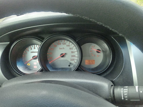 Nissan Livina 2013 1.6 Flex 5p