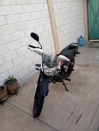Excelente Motocicleta Vento 150cc