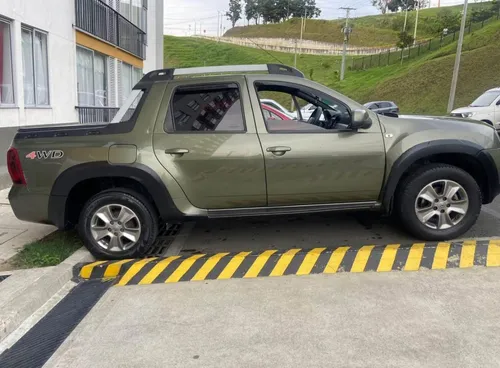 Vendo Oroch 4x4 Modelo 2020 Verde Esmeralda Doble Cabina