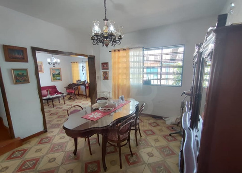 Se Vende Casa En El Rosal, De Estratégica Ubicación Habitable 5/5/5 Interesante Potencial Comercial Y Residencial Con Posibilidades De Ampliar