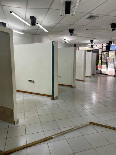 Imagen 3 de 7 de Vende Local Comercial En El Centro Comercial Caroní Plaza Alta Vista Puerto Ordaz