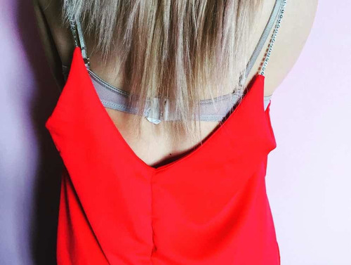 Remera De Gasa Roja Con Brillos.