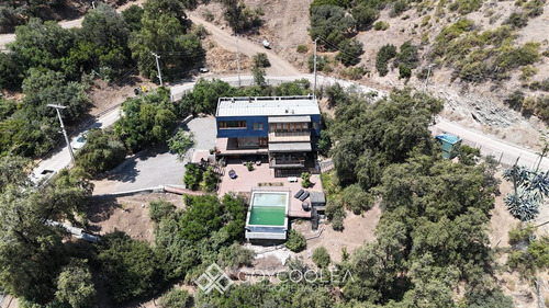 Casa En Venta De 3 Dorm. En Lo Barnechea