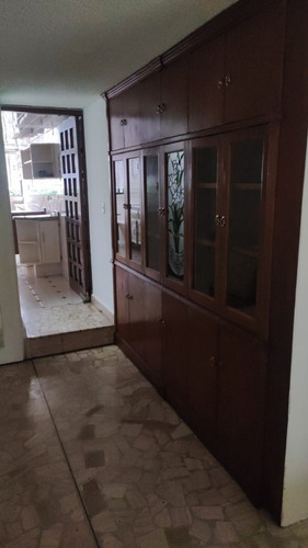 Imagen 2 de 10 de Amplia Residencia