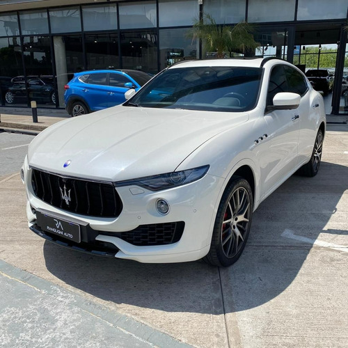 Imagen 3 de 24 de Maserati Levante 3.0 Biturbo Sq4 430cv