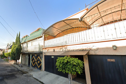 Casa En Venta En Poniente 27 En La Perla Ciudad Nezahualcóyotl, Méx. Ajrj