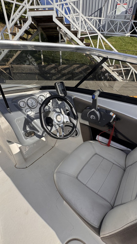 Quicksilver 1700 (2016) - Evinrude 115 (380hs)