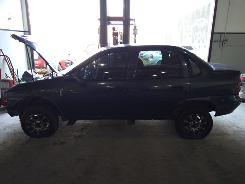 Imagen 5 de 9 de Chevrolet Corsa Classic 4 Ptas Base 1.6n