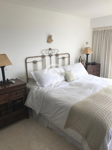 Apartamento En Beverly Tower- Ref: 2966