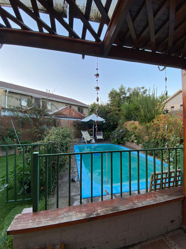 Maipú, Venta De Casa En Sector El Rosal 235