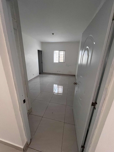 Casa En Alquiler Ubicada En Las Palmas, La Romana