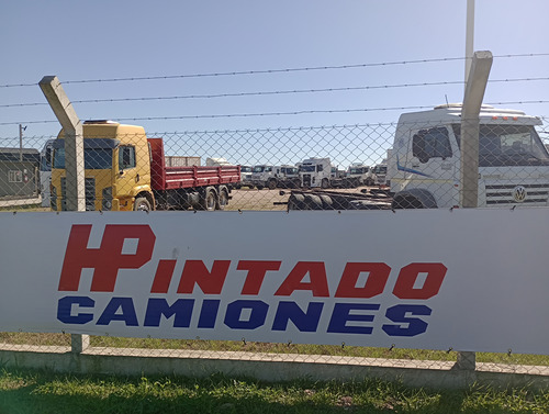 Camión 6x2 Chasis Cabina, Buen Estado