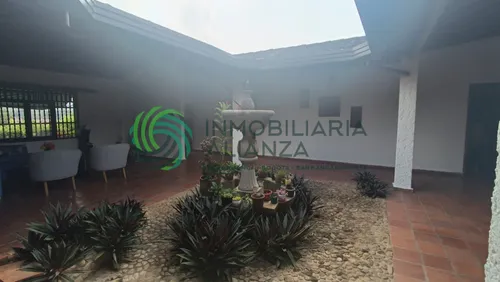Casa En Venta En Lagos Del Cacique. Cod V61450