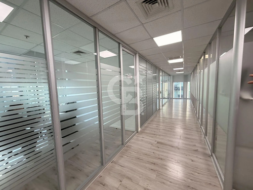 Elegante Y Amplia Oficina En Nueva Las Condes
