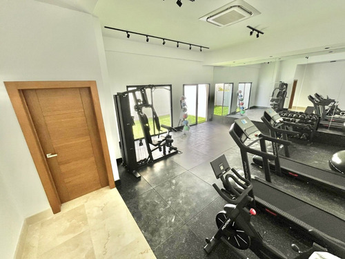 Apartamento Con Vista Espectacular En Edificio 100% Familiar (no Airnbn) Cod. 38206