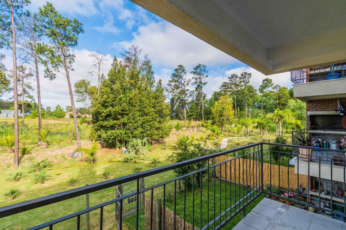 Apartamento En Alquiler De 2 Dormitorios Con Jardín Exclusivo